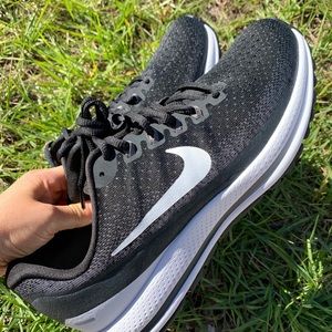 Nike Air Zoom Vomero 13